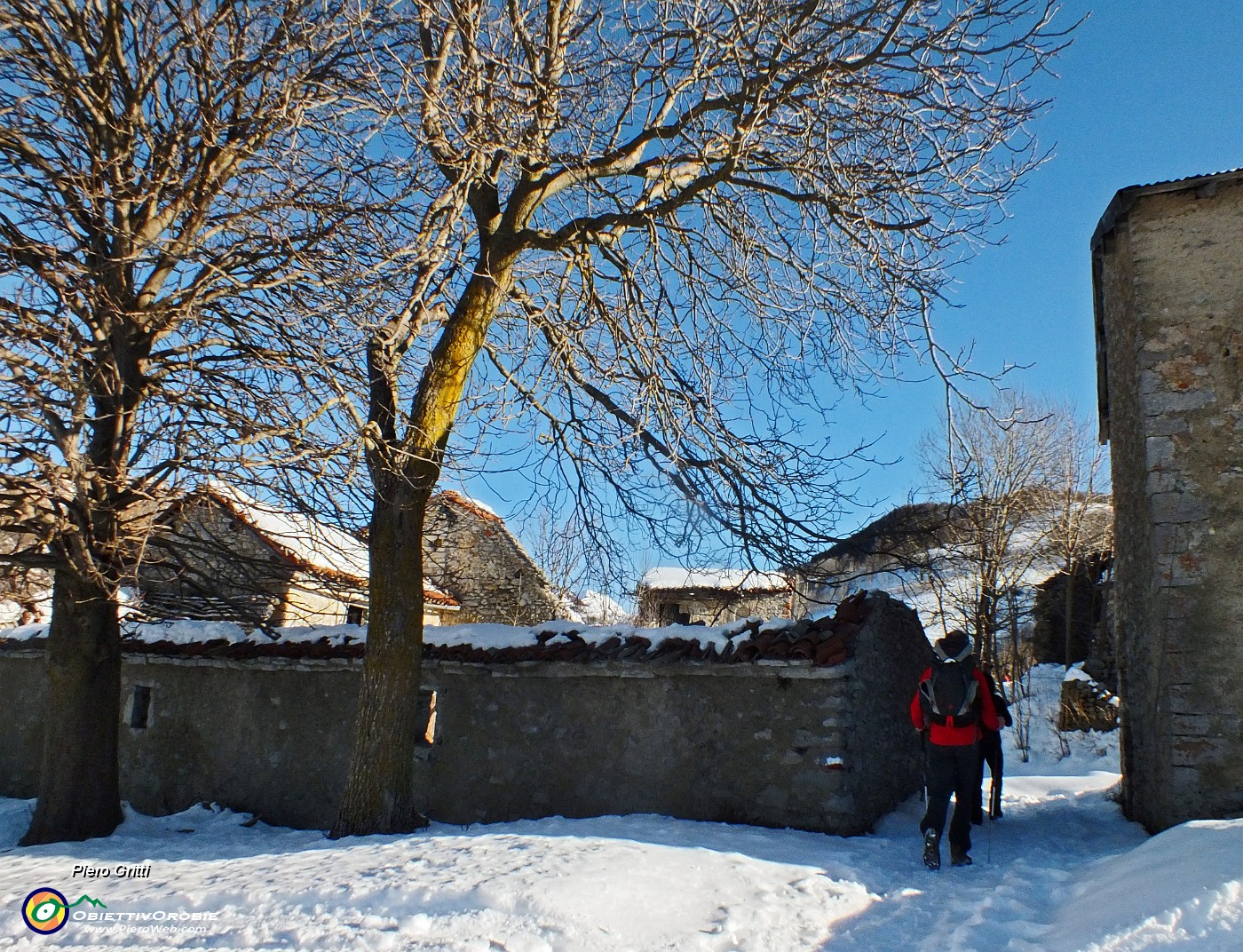 16 Antiche casette in disuso a Prato Giugno.JPG